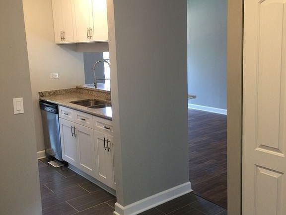 3rd image of 764 Asbury Dr