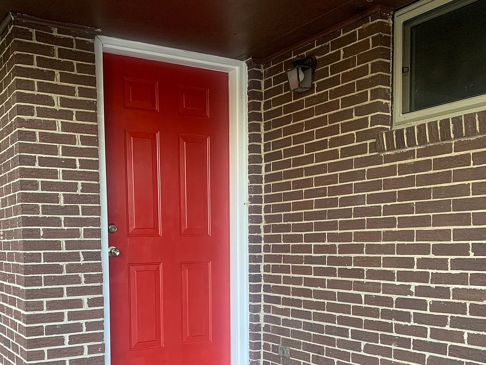 1st image of 721 Woodmore Ln