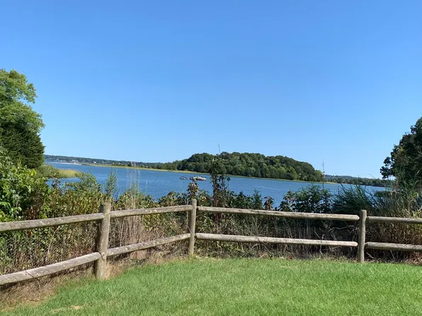 40 Web Ave APT 4, North Kingstown, RI 02852