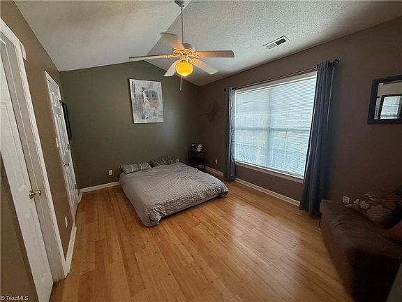 5th image of 7 Portside Ct