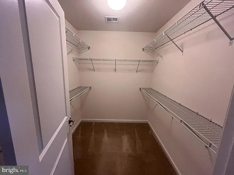 1118 Oakwood St — Photo 11