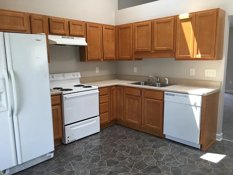 520 Smith St — Photo 4