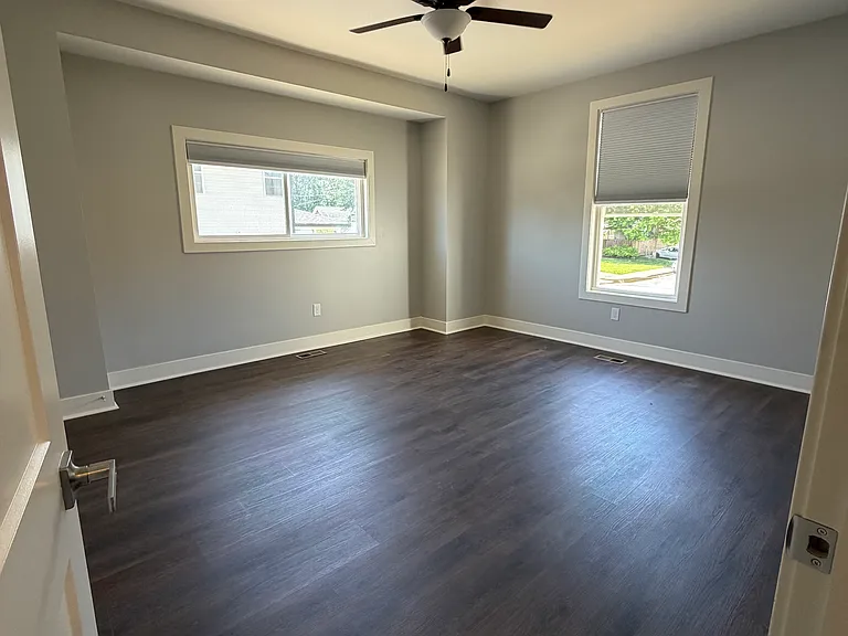302 N State Ave — Photo 8