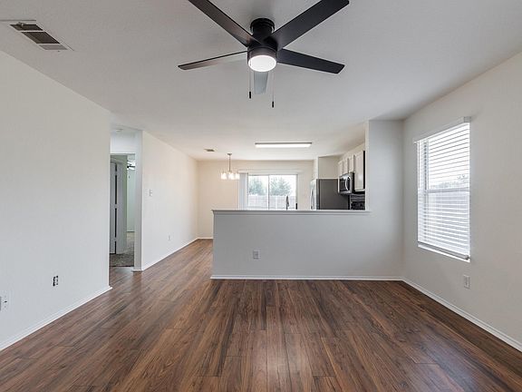 4th image of 306 Quail Hollow Dr