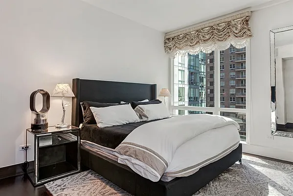 Sold by Corcoran | media 19