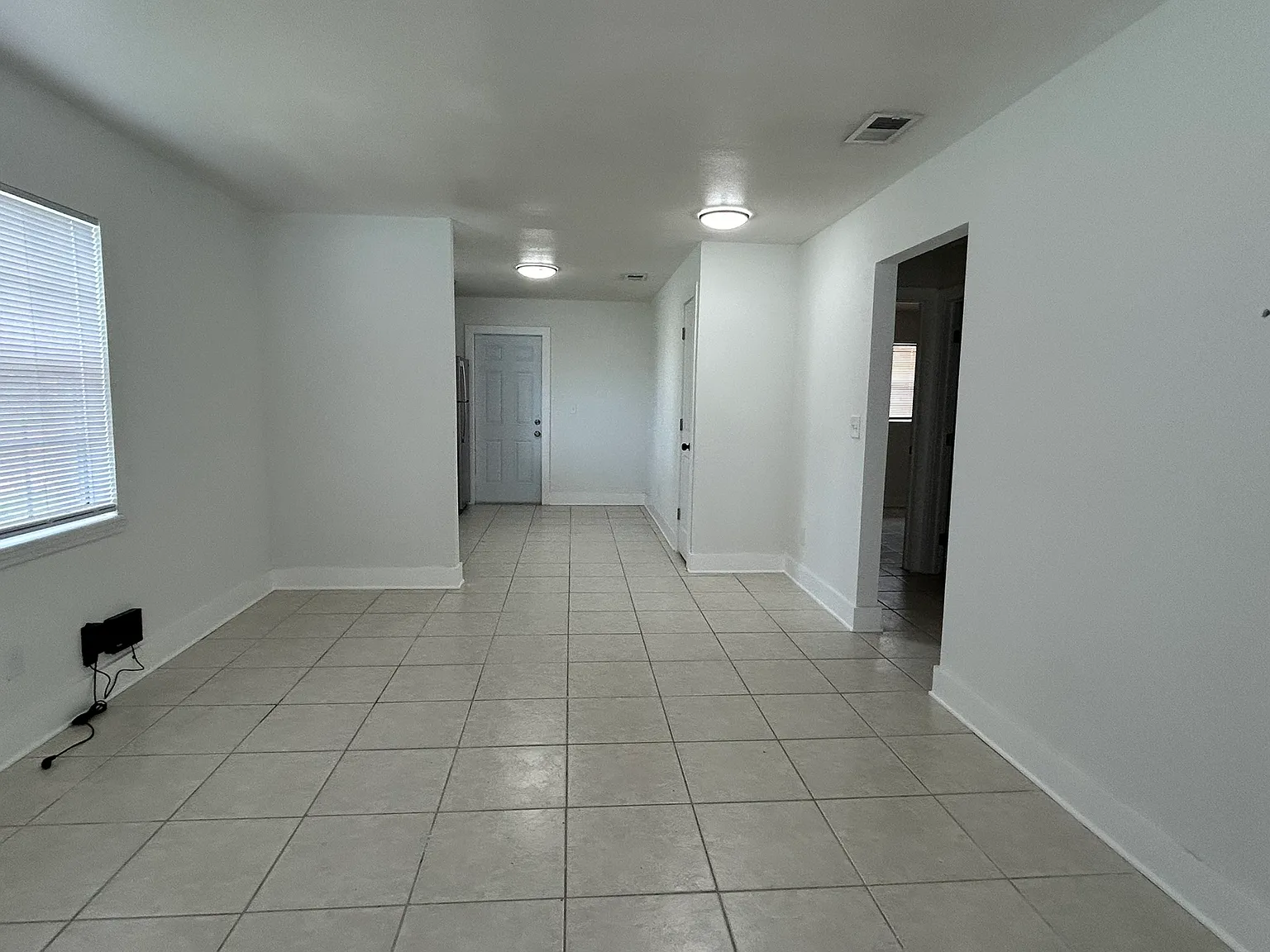 2 bed, 775 sqft, $1,600 — Photo 2