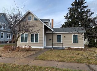 313 W Marion St, Portage, WI 53901