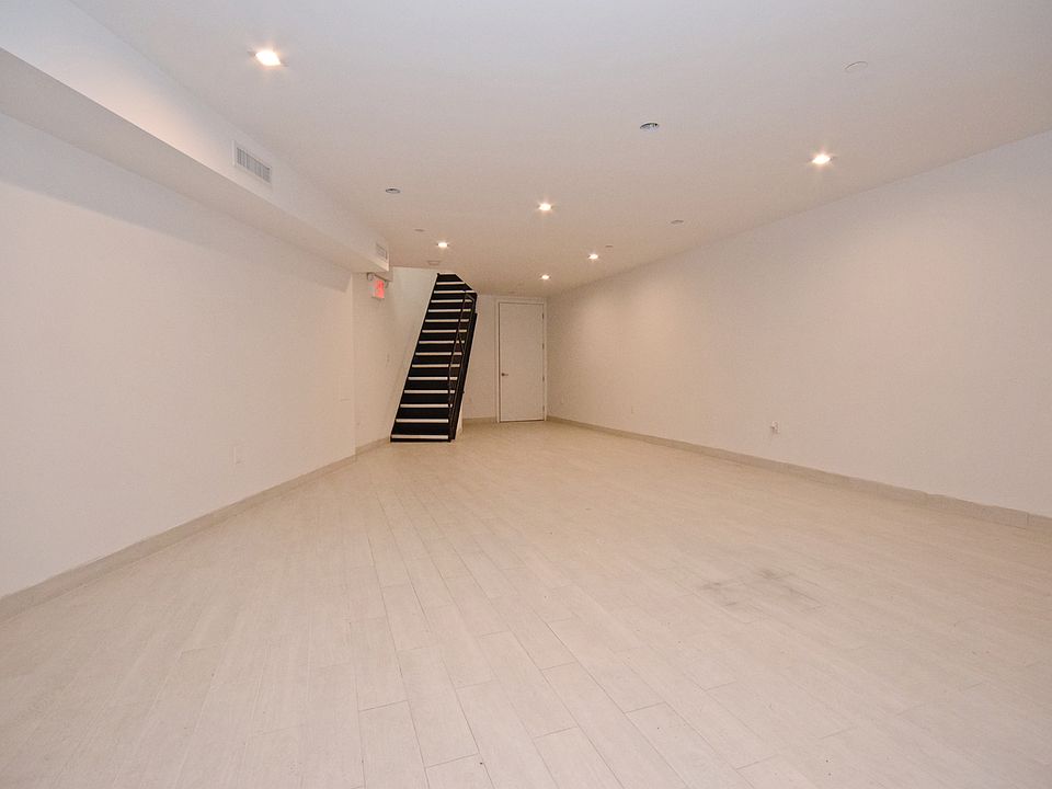 1st image of 997 Washington Ave #B