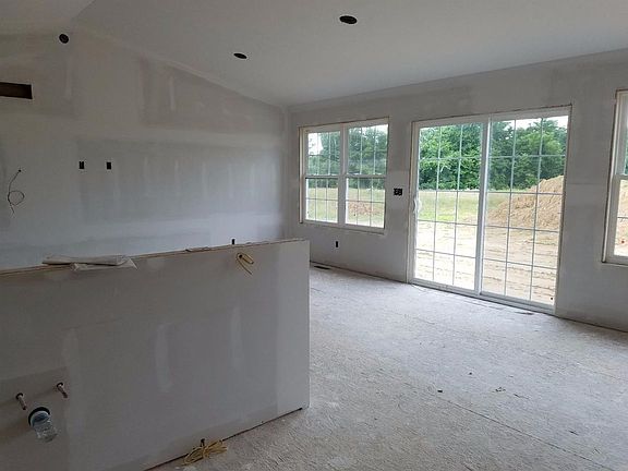 5th image of 74 Hearthstone Dr
