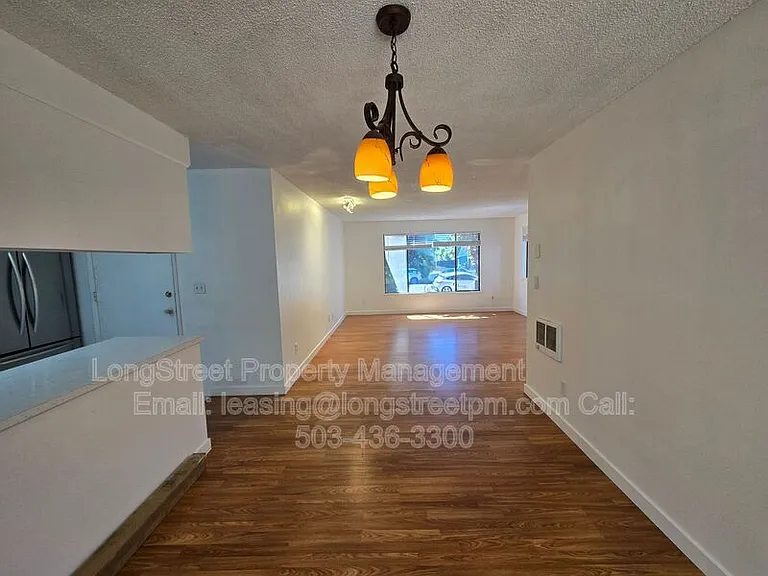 2711 Newton St — Photo 21