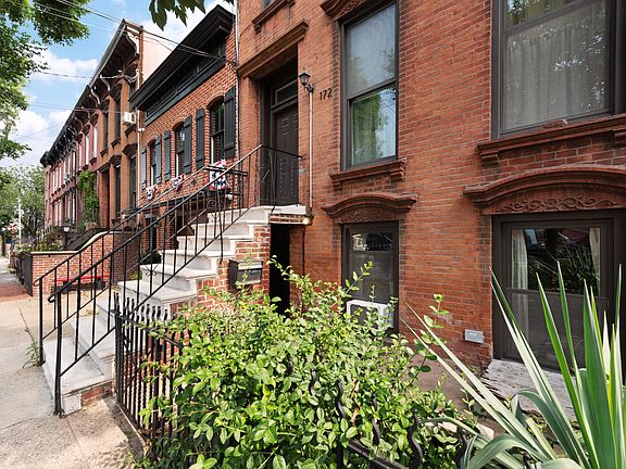 2nd image of 172 Coffey St