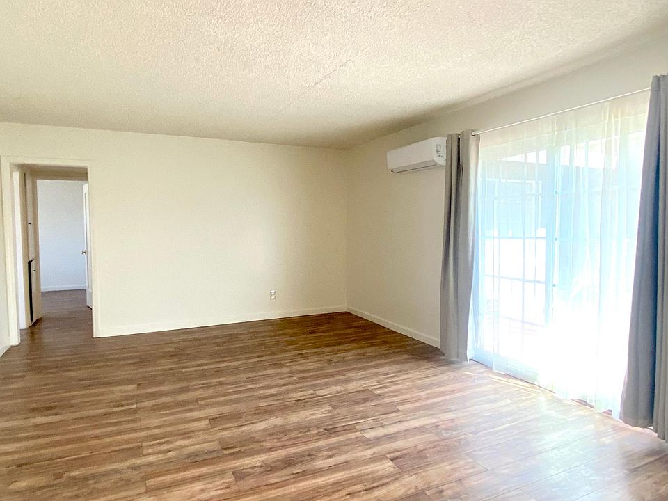 1st image of 665 W Altadena Dr