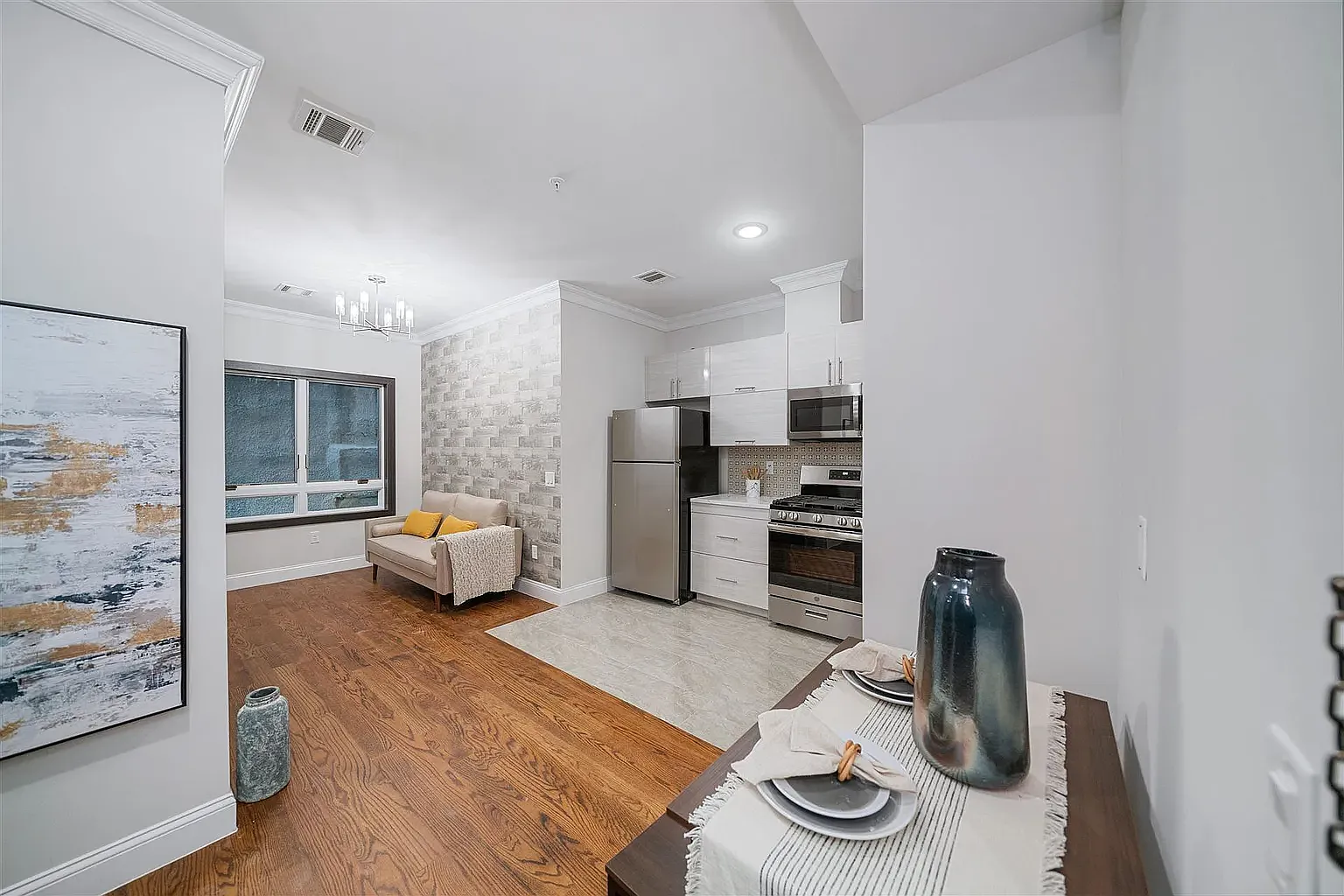 1 bed, 529 sqft, $2,050 — Photo 1