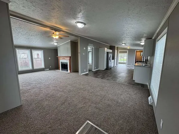2319 Hiddenview Dr #142, Newport, MI 48166