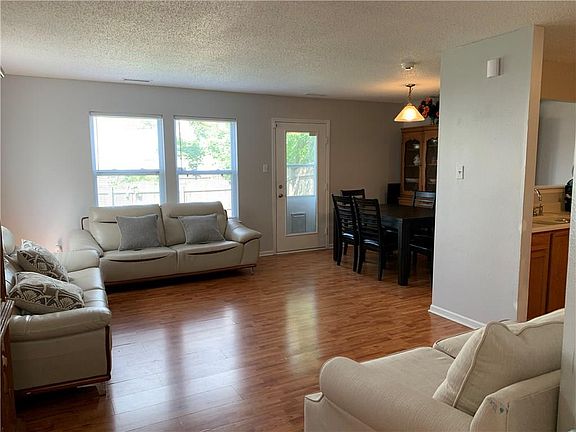 3rd image of 2534 Redland Ln