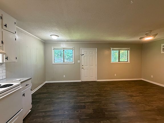 3rd image of 1440 Rolling Rd #1440