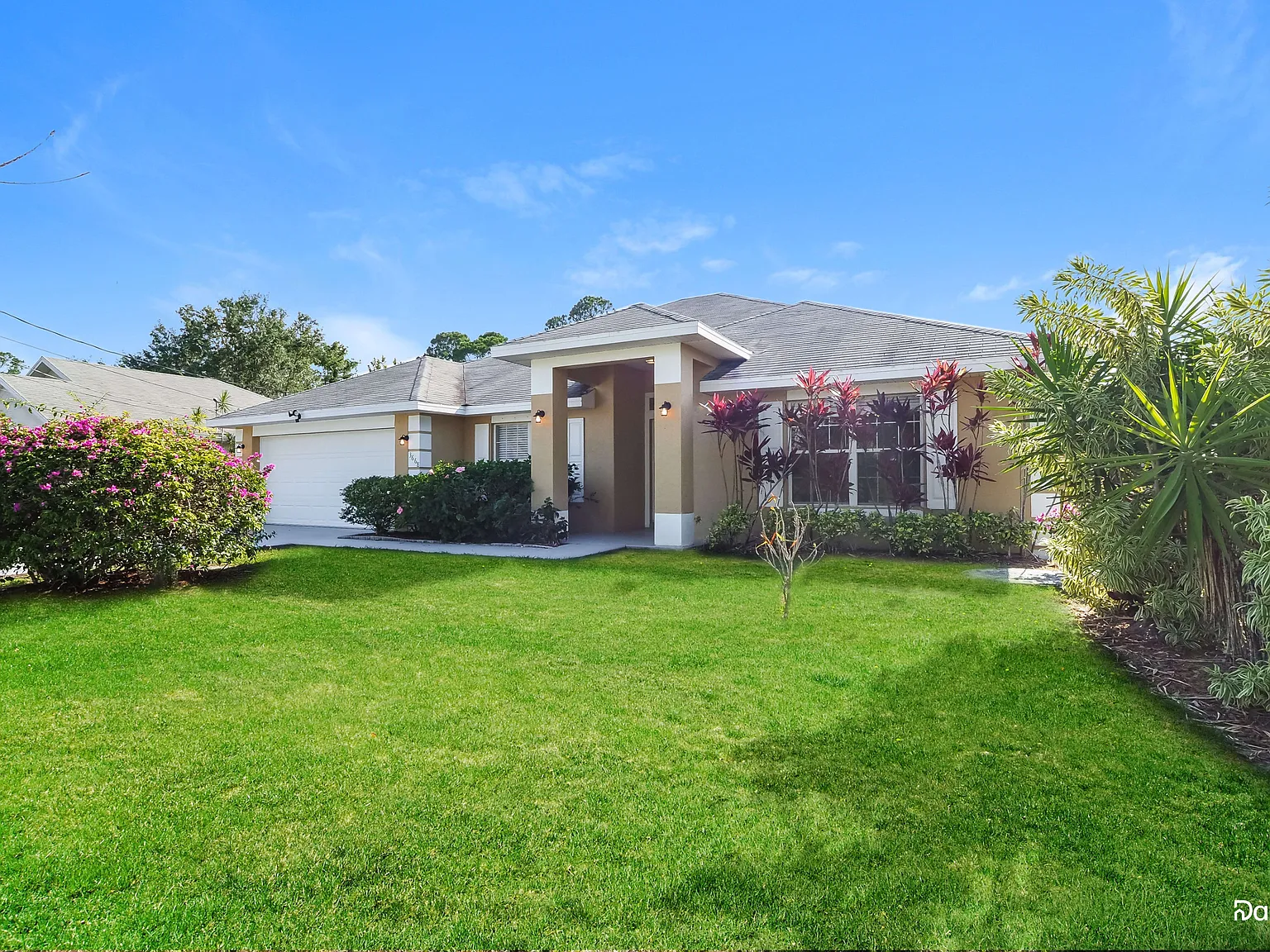 4 bed, 3.0 bath, 2530 sqft, $3,115 — Photo 2