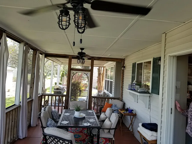 Screened in patio