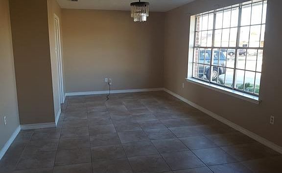 4th image of 2441 Taffy Dr