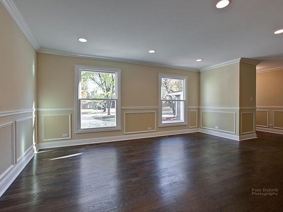 5th image of 3946 Crestwood Dr