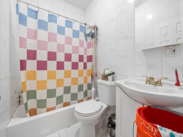 1323 Sutter Avenue image 31 of 50