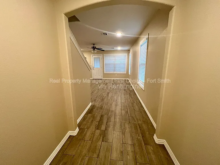 6617 Leightyn Ln — Photo 2