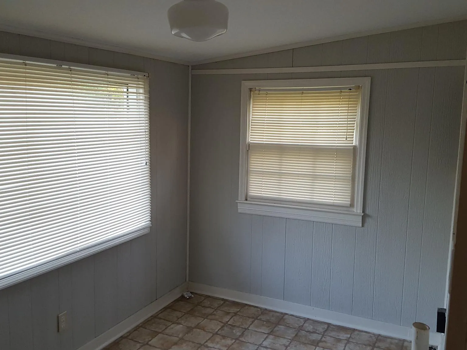 2 bed, 950 sqft, $1,000 — Photo 2