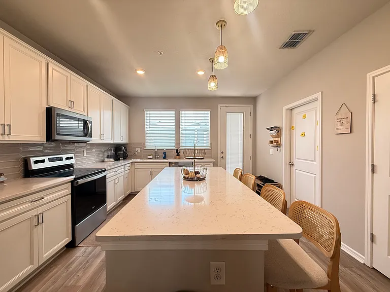 14271 Lanikai Beach Dr — Photo 3
