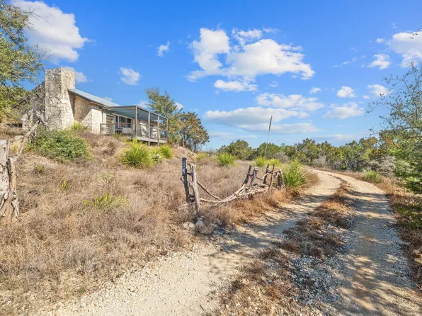 450 Eagles Nest Dr, Wimberley, TX 78676