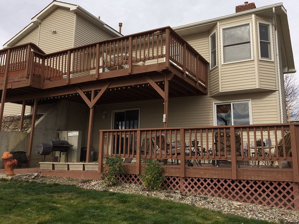2nd image of 212 29th Ave NE