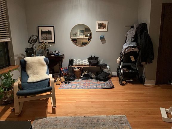 3rd image of 4633 N Kenmore Ave APT 1S