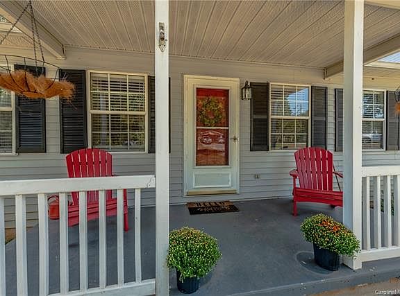 2nd image of 117 Mainview Dr