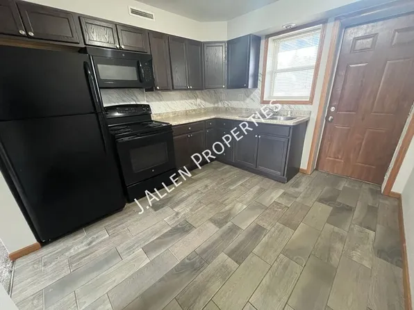 100 Gold Strike Dr #2, Norfolk, NE 68701