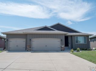 2409 S Kierra Ct, Sioux Falls, SD 57106