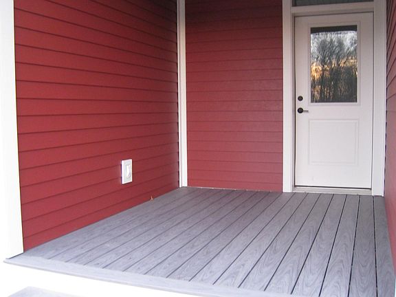 Secluded back porch, Deckorators Vault Decking, 25 yr warranty