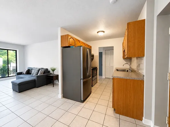 103 Newman Rd APT 17, Malden, MA 02148
