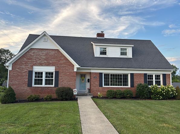 304 E Meadow Ln