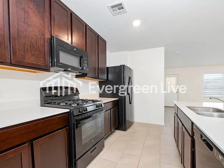 10924 SW 22nd St — Photo 6