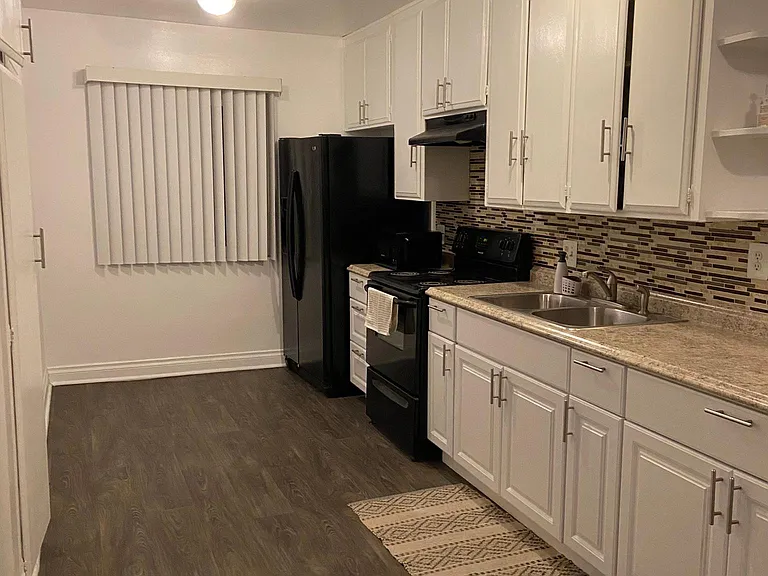 315 N Louise St #202 — Photo 4