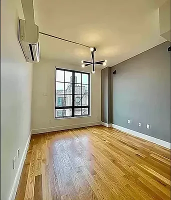 Rented by eRealty Advisors USA Inc | media 3