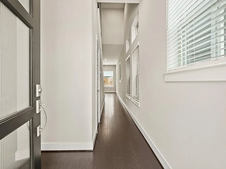 10972 Hewitt Cliff Ln — Photo 6
