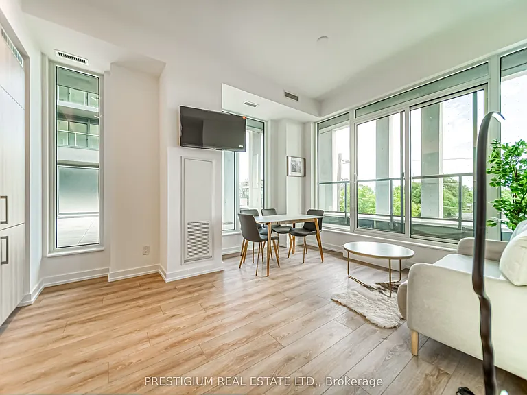 500 Dupont St #303 — Photo 5