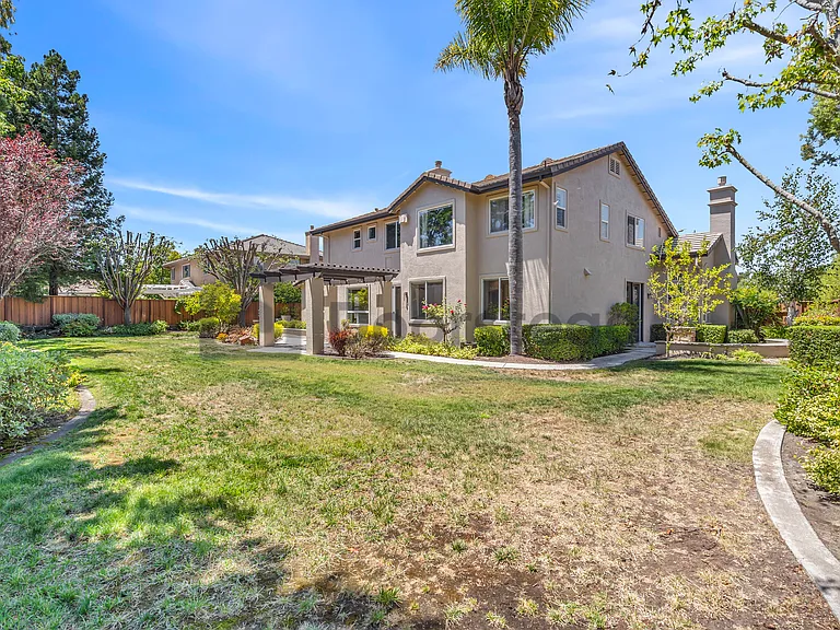 513 Winding Brook Ct — Photo 49