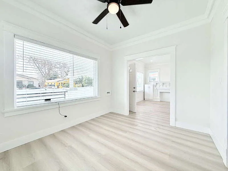 3 bed, 2.0 bath, 1300 sqft, $3,800 — Photo 4