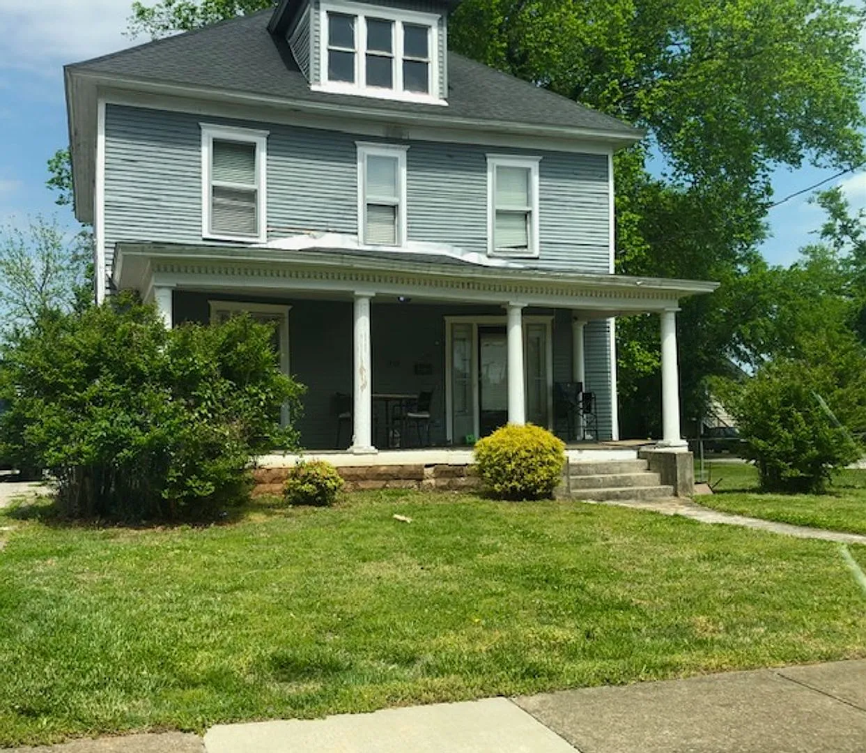 4 Bedroom 2 1/2 Bath $1695 Walk To Wku! — Photo 1