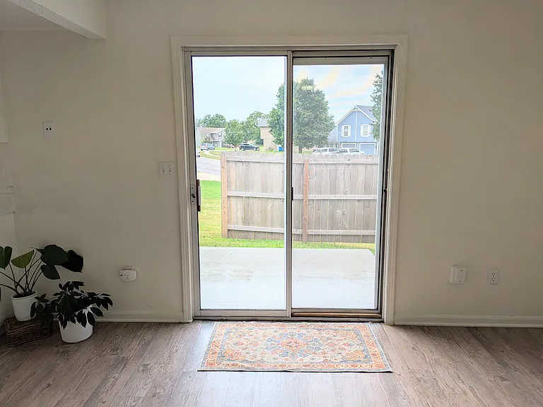 Screen door to back patio