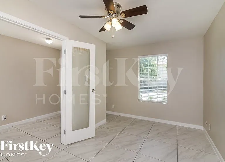 8019 Abbotts Pointe — Photo 10