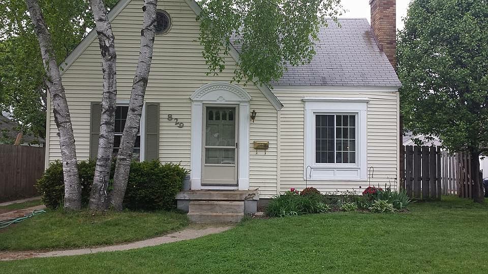 1st image of 829 S Ottillia St SE
