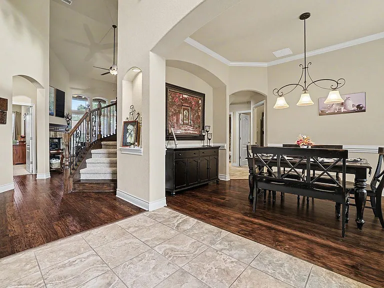 1919 Mulligan Dr — Photo 3