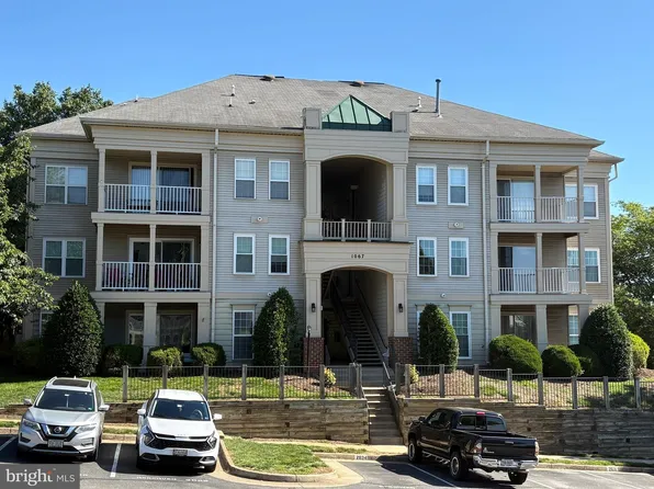1067 Gardenview Loop APT 304, Woodbridge, VA 22191